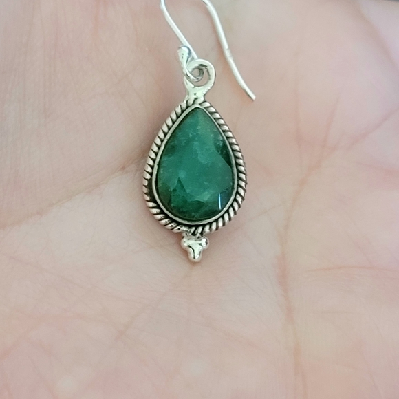 ✨️HP✨️ Shivam Beryl Emerald💚 Teardrop💧Earrings - Picture 5 of 16